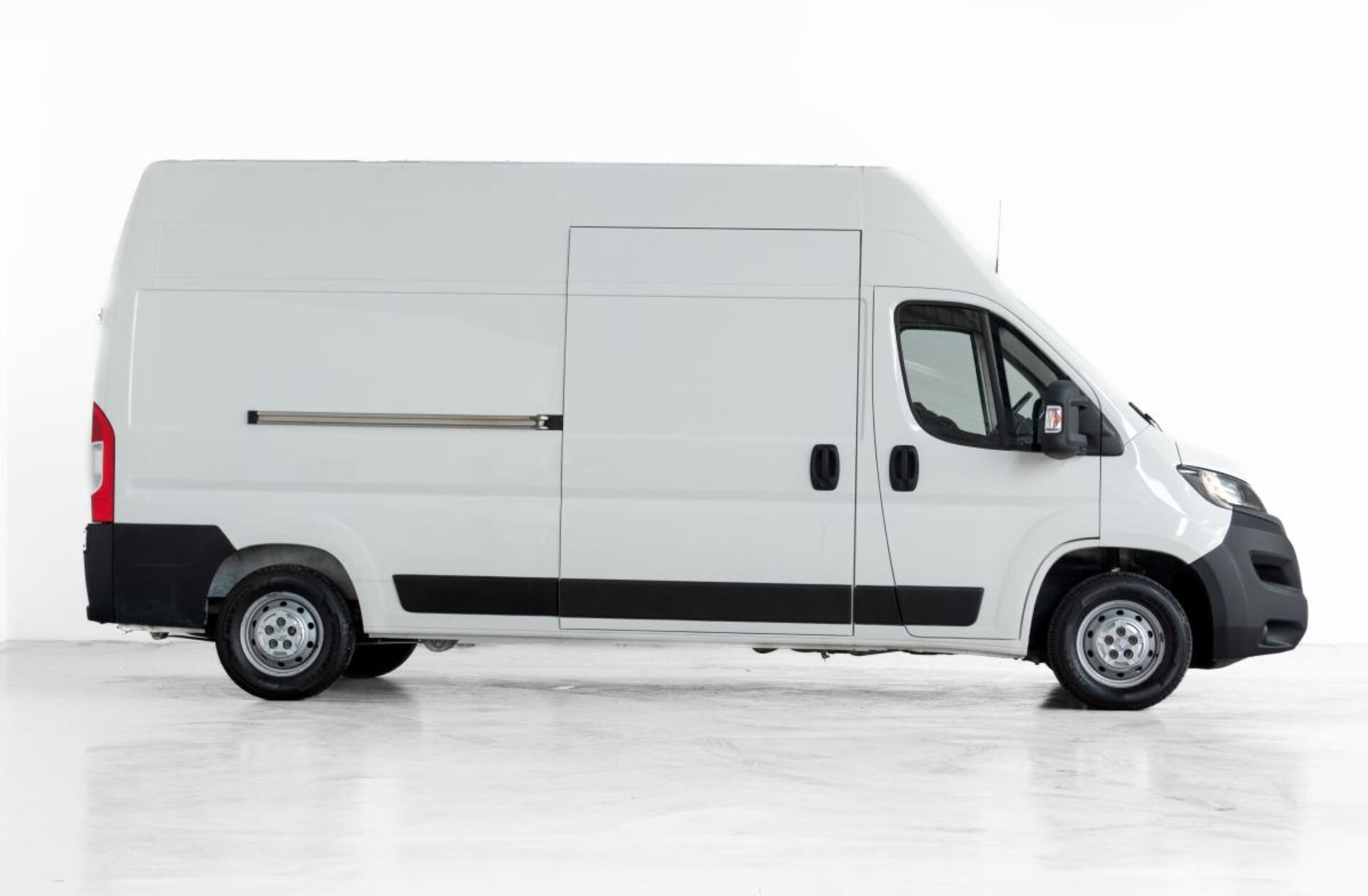 PEUGEOT Boxer 2.2 BlueHDi 335 L2