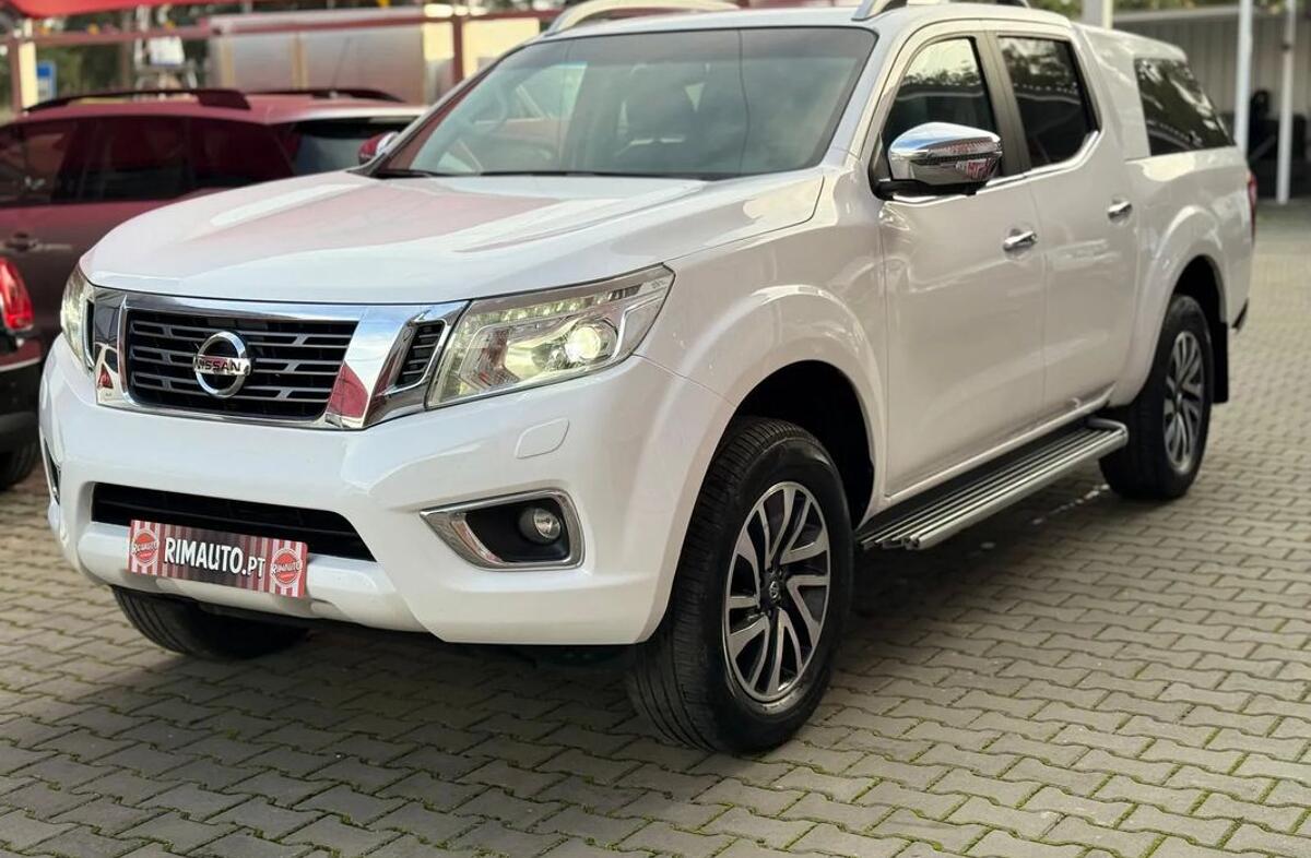 NISSAN Navara 2.3 dCi CD 4WD Tekna AT