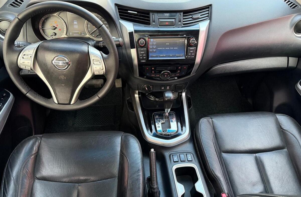 NISSAN Navara 2.3 dCi CD 4WD Tekna AT