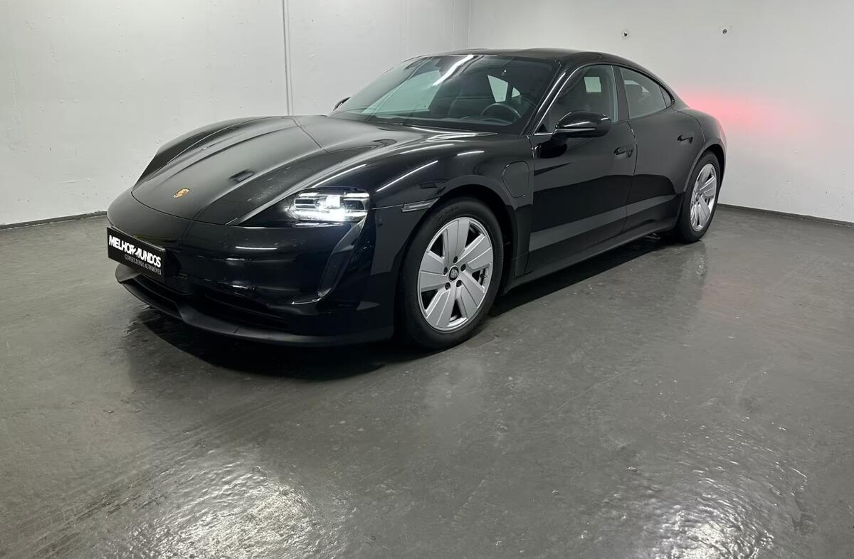 PORSCHE Taycan Taycan