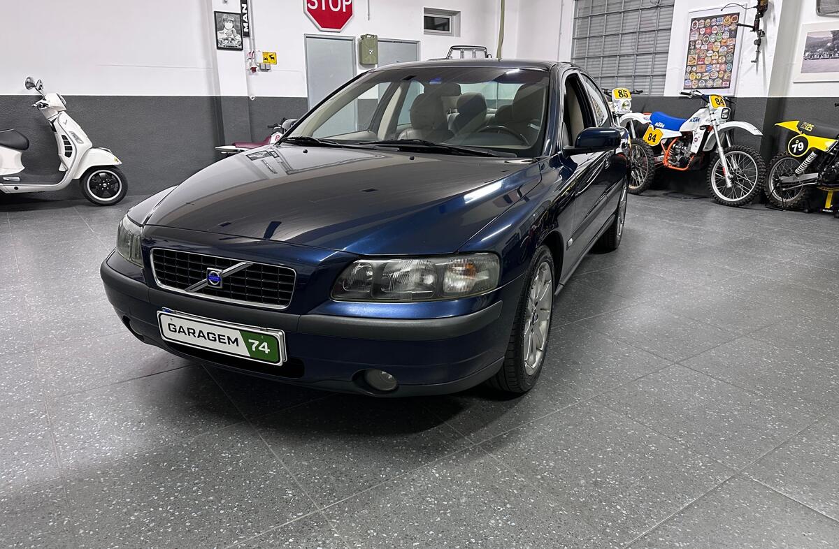 VOLVO S60 2.4 D5 Nivel 3