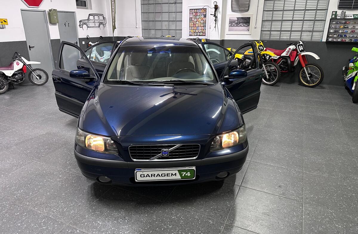 VOLVO S60 2.4 D5 Nivel 3