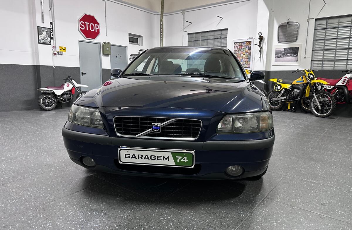 VOLVO S60 2.4 D5 Nivel 3