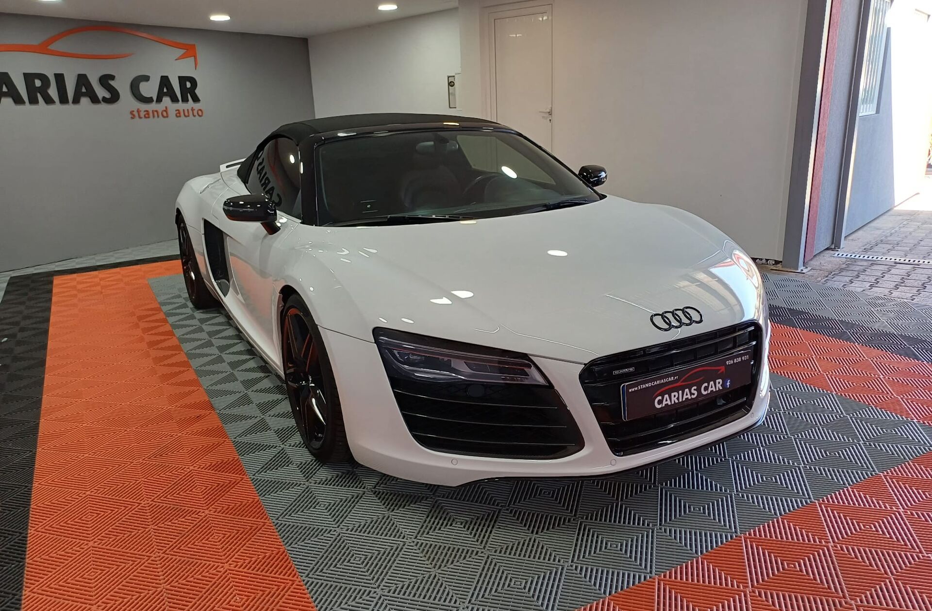 AUDI R8 4.2 FSi V8 quattro R tronic