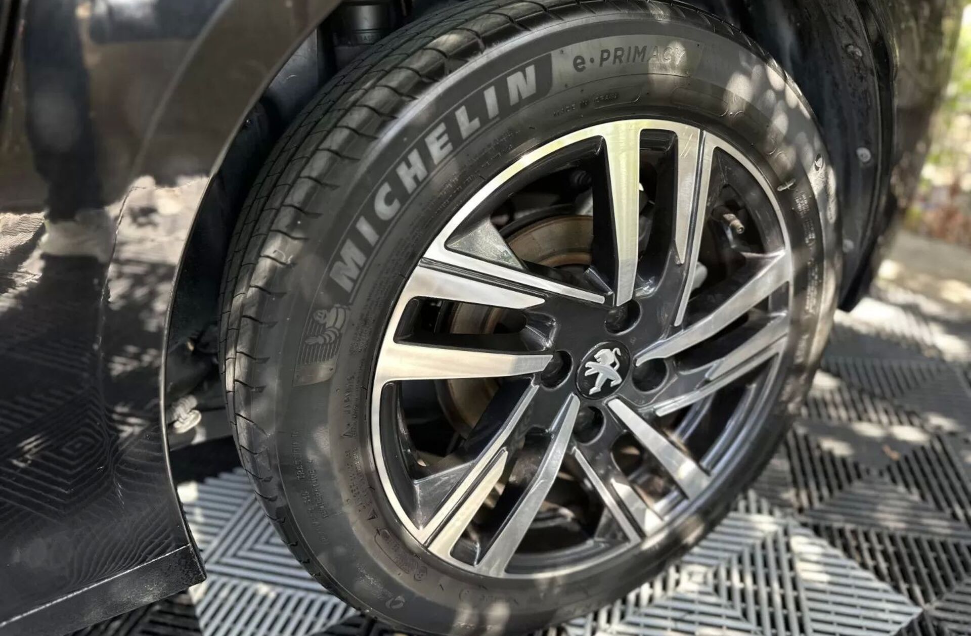 PEUGEOT 208 1.2 PureTech Allure