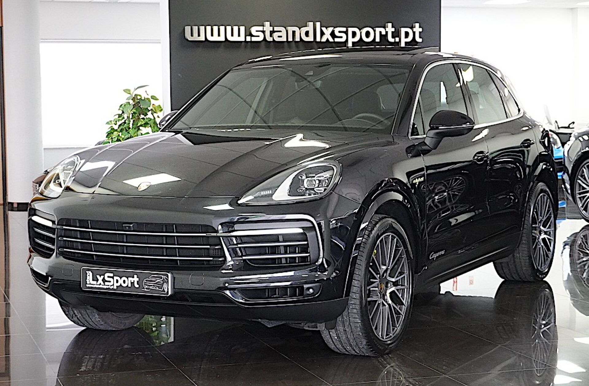 PORSCHE Cayenne Formula E