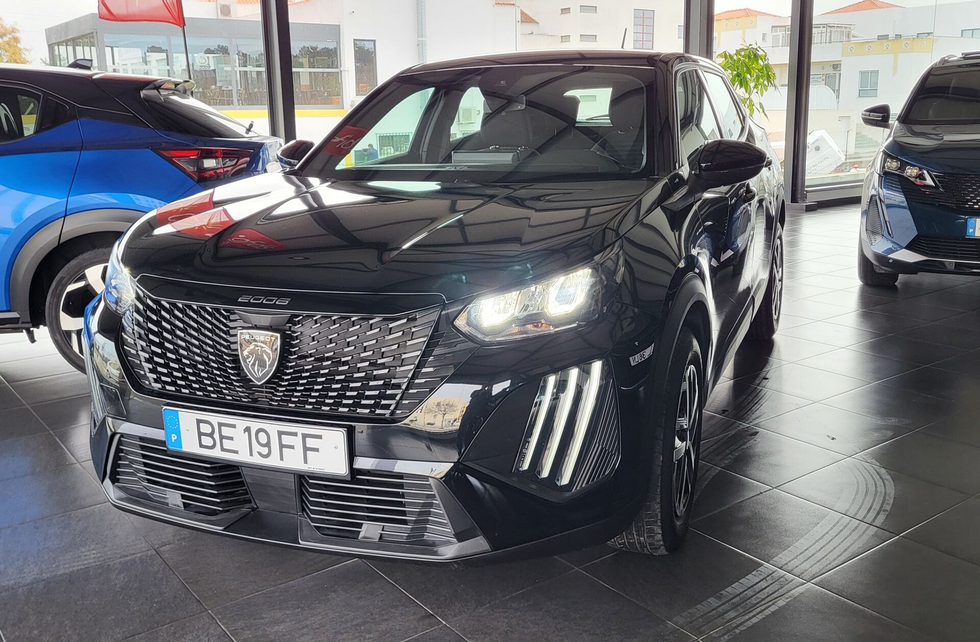 PEUGEOT 2008 1.2 PureTech Active Pack