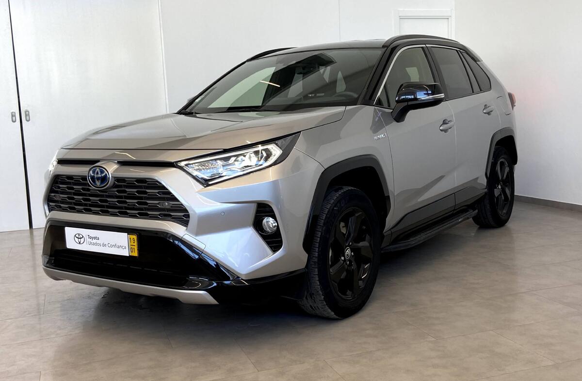 TOYOTA RAV 4 2.5 HDF Square Collection