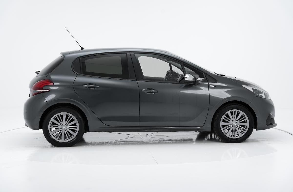 PEUGEOT 208 1.6 BlueHDi Style