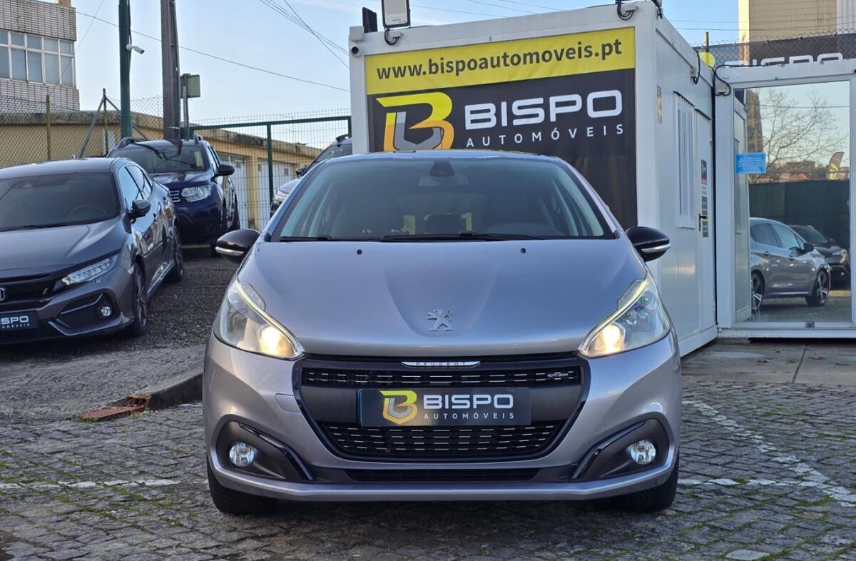 PEUGEOT 208 1.2 PureTech GT Line EAT6