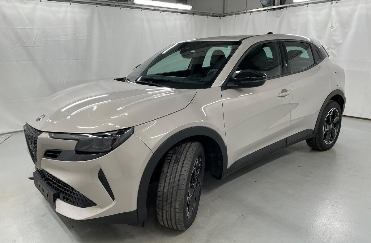 ALFA ROMEO Junior 54 kWh Intensa