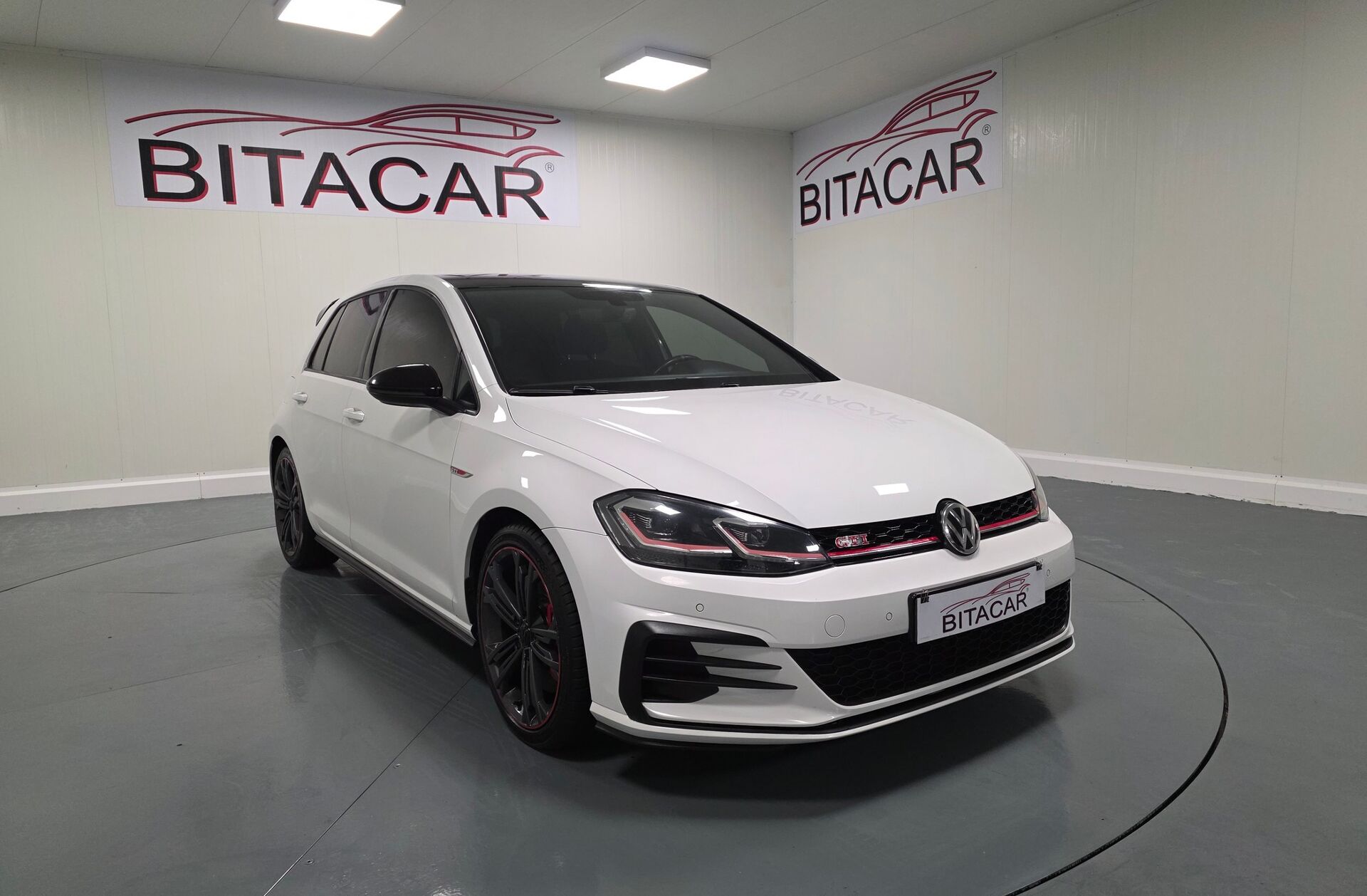 VOLKSWAGEN Golf 2.0 TSI GTI DSG Performance