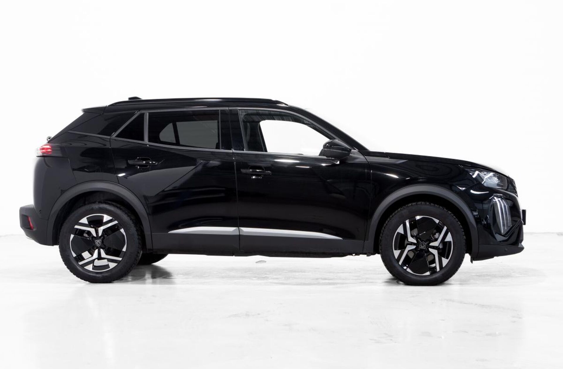 PEUGEOT 2008 1.2 PureTech Allure EAT8