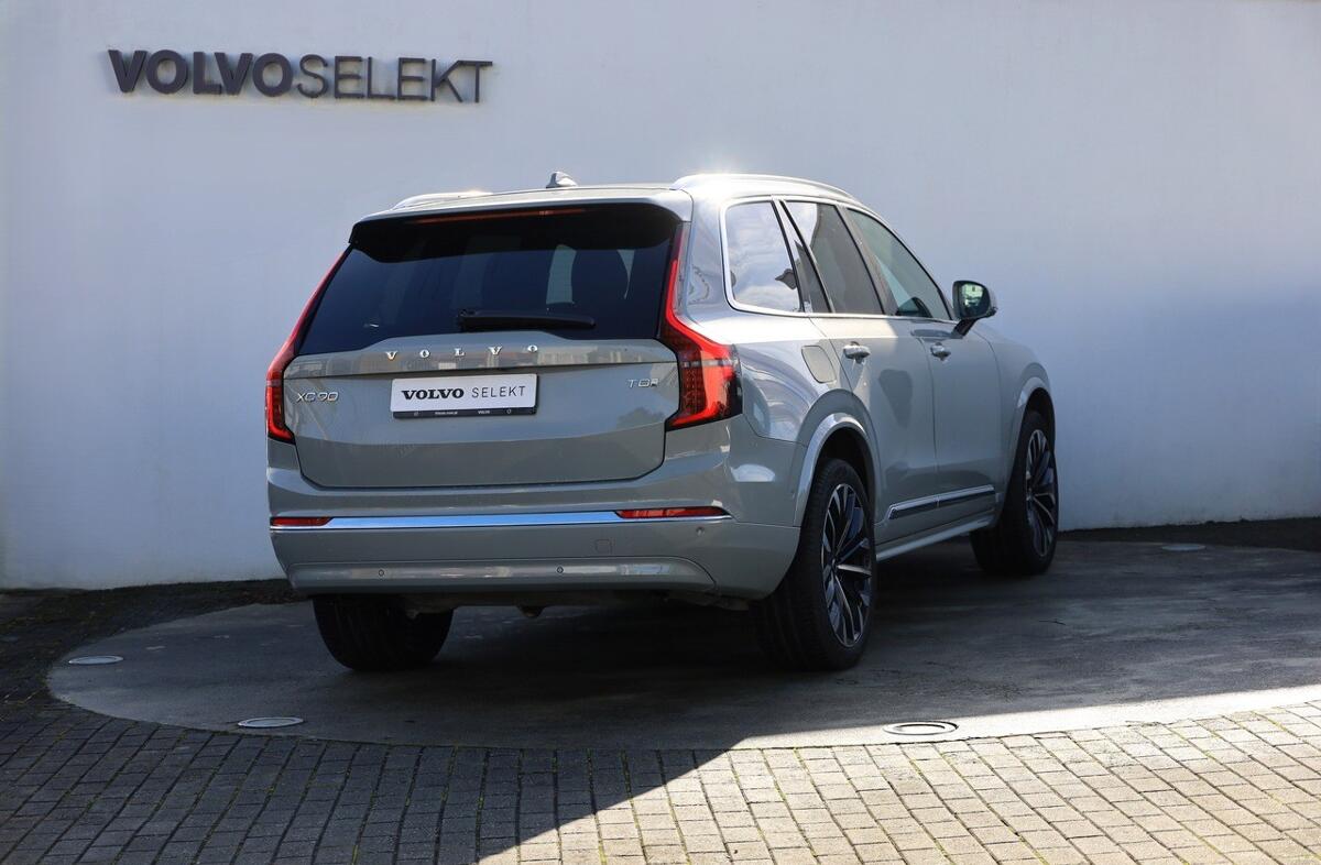 VOLVO XC90 2.0 T8 PHEV Plus Bright AWD