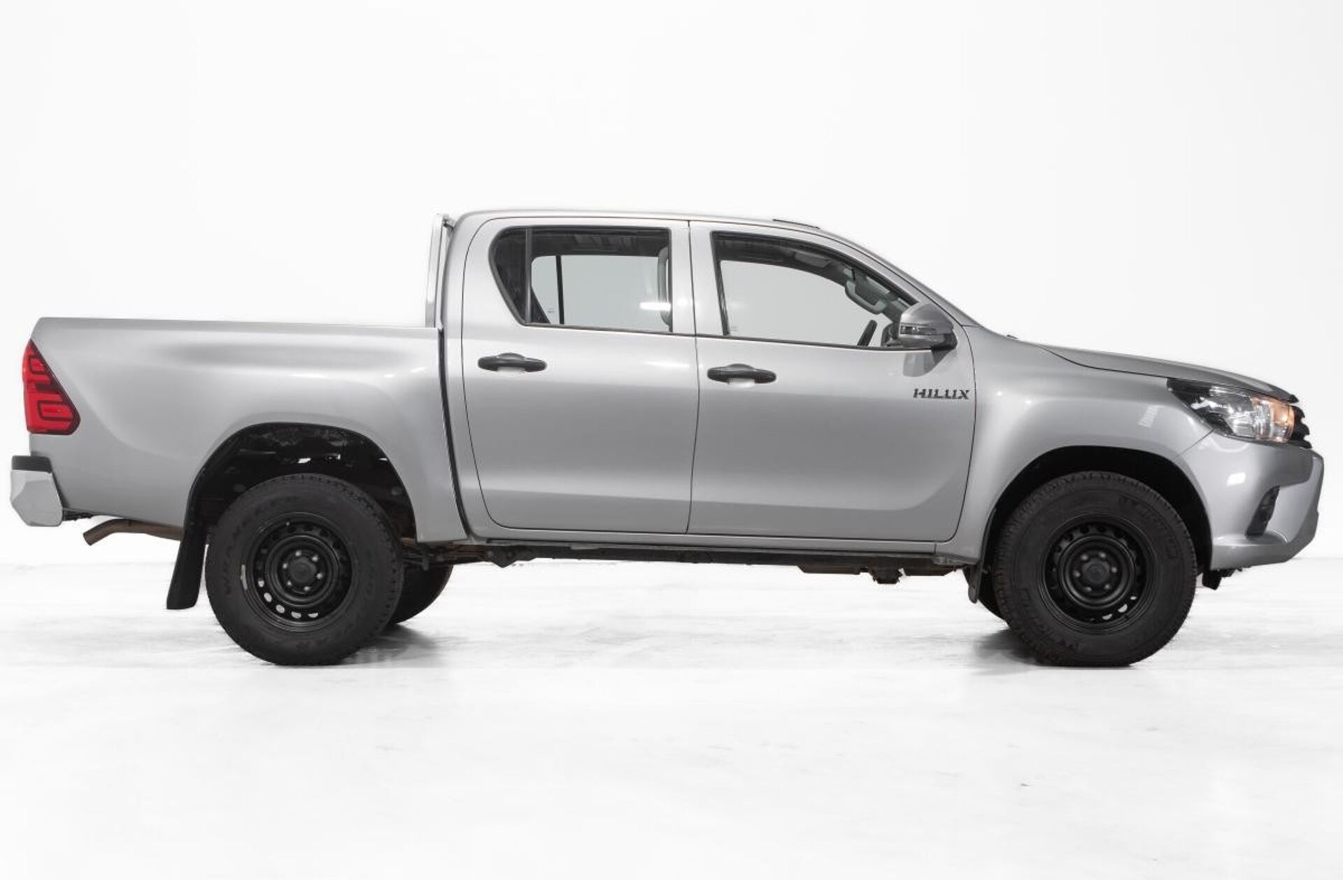 TOYOTA Hilux 2.4 D-4D 4WD CD CM