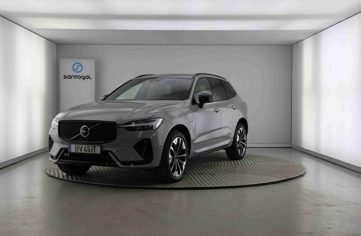 VOLVO XC60 2.0 T6 PHEV Plus Dark