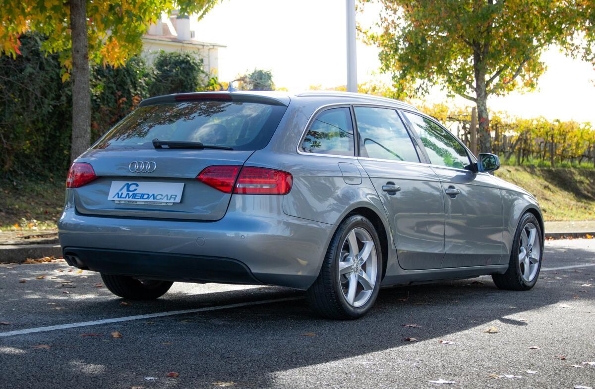 AUDI A4 A. 3.0 TDi V6 quattro S-line Tiptronic