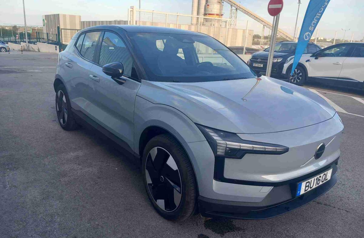 VOLVO EX30 69 kWh Single Motor Extended Range Plus