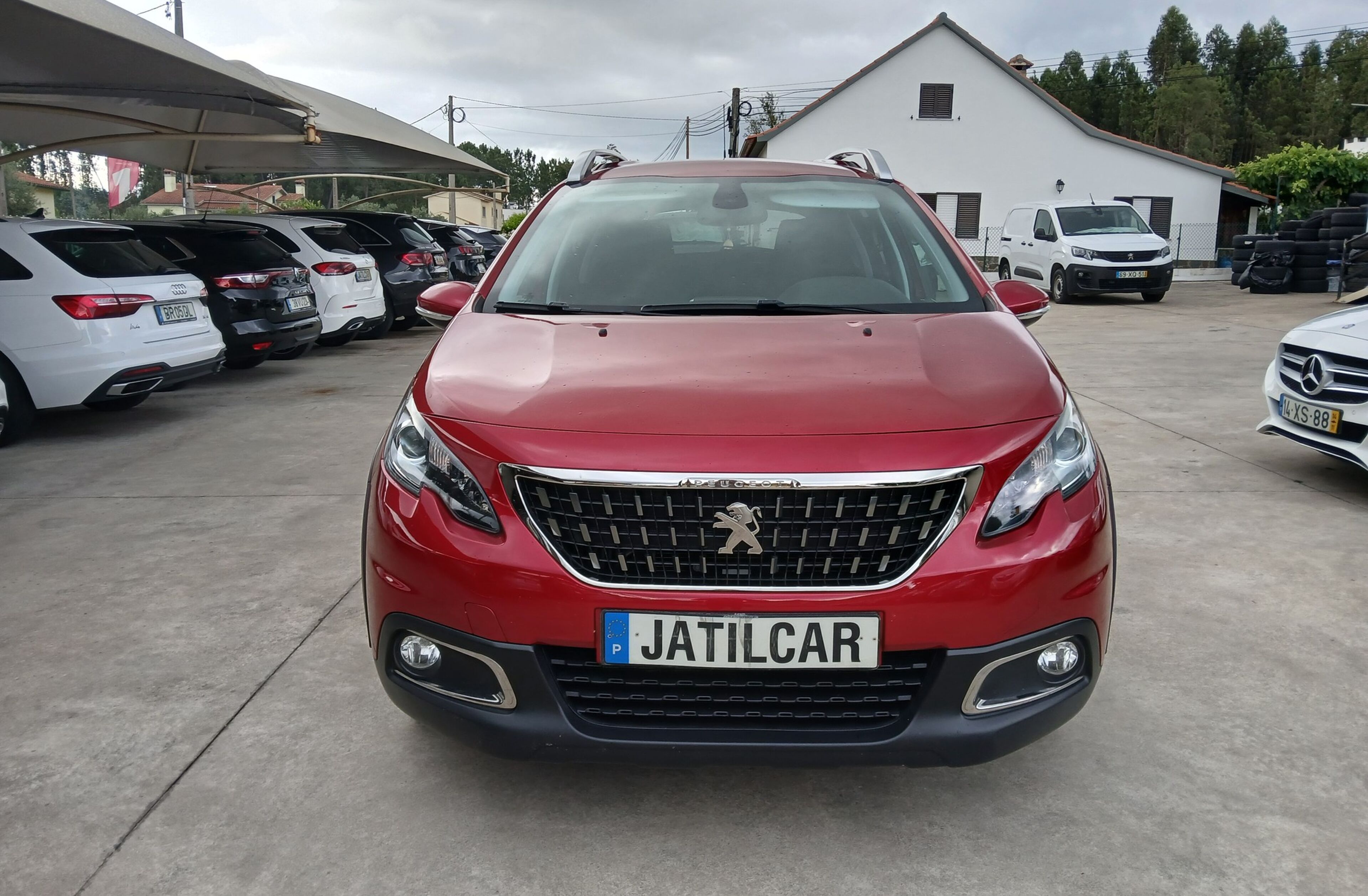 PEUGEOT 2008 1.2 PureTech Signature