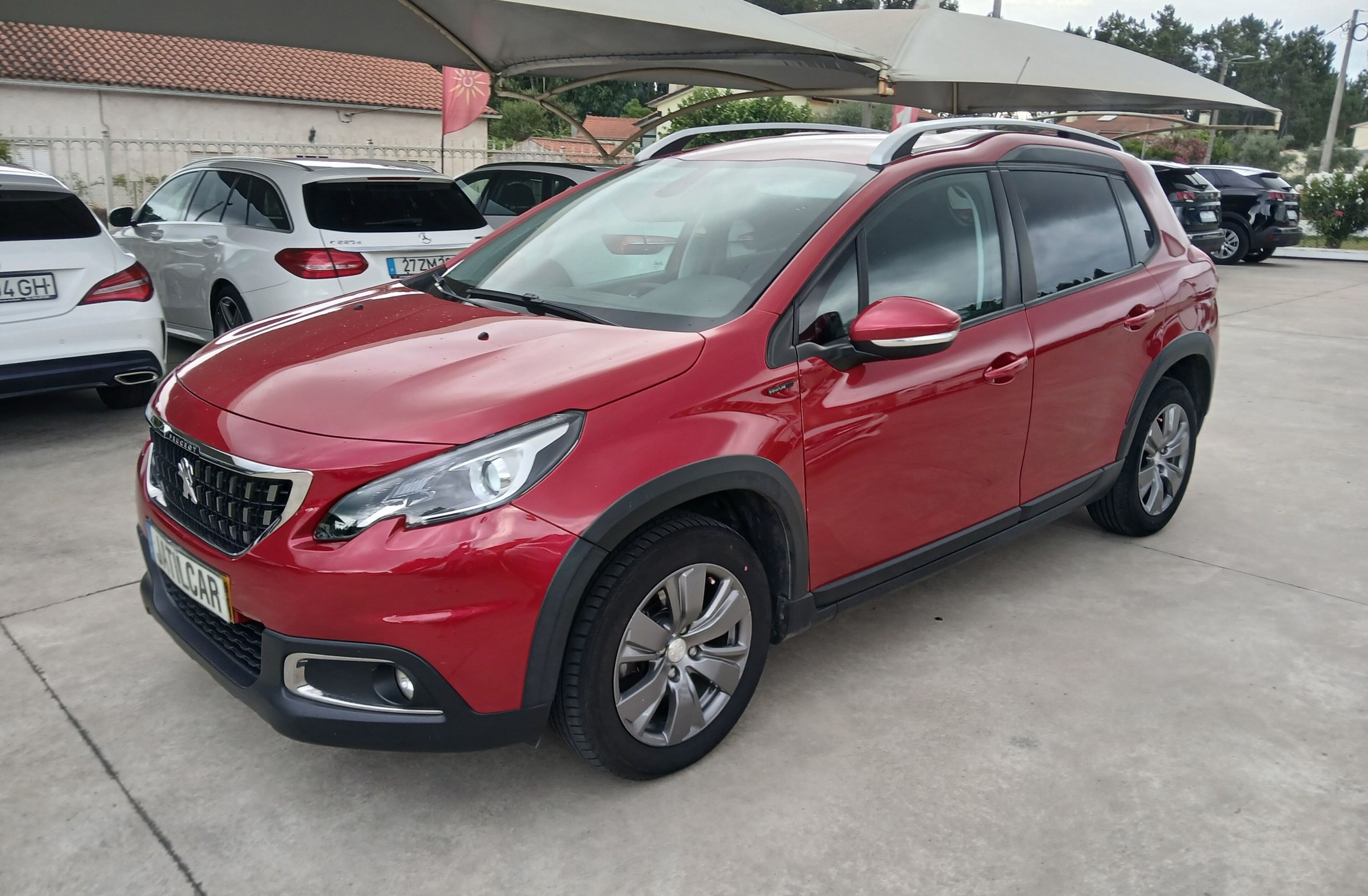 PEUGEOT 2008 1.2 PureTech Signature