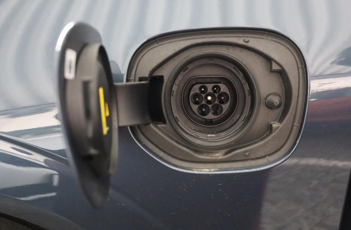 VOLVO XC60 2.0 T6 PHEV Core AWD