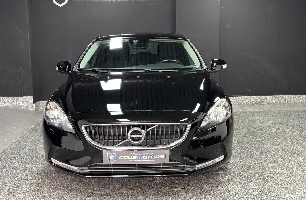 VOLVO V40 2.0 D2 Momentum Eco