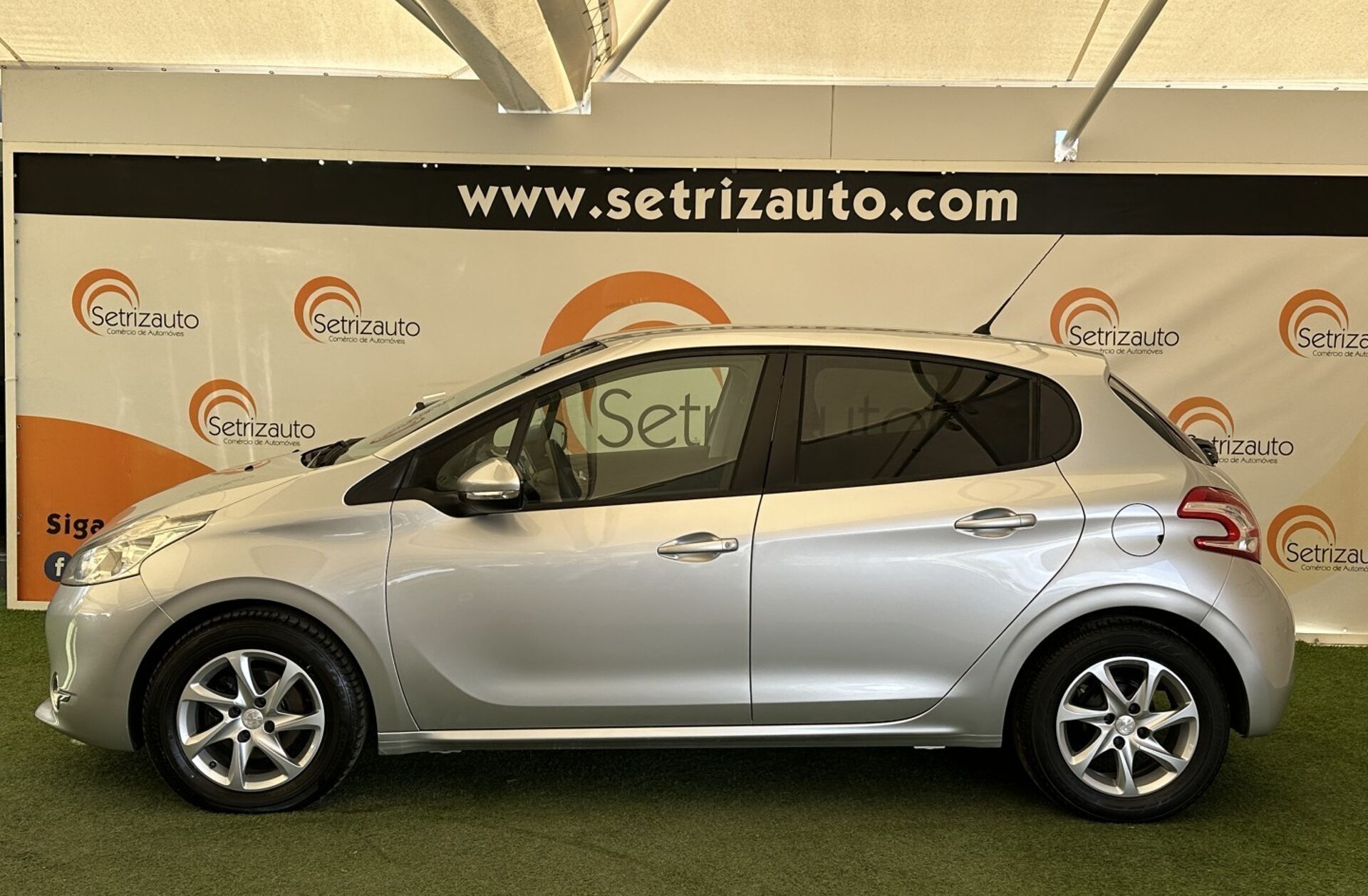 PEUGEOT 208 1.2 VTi Active