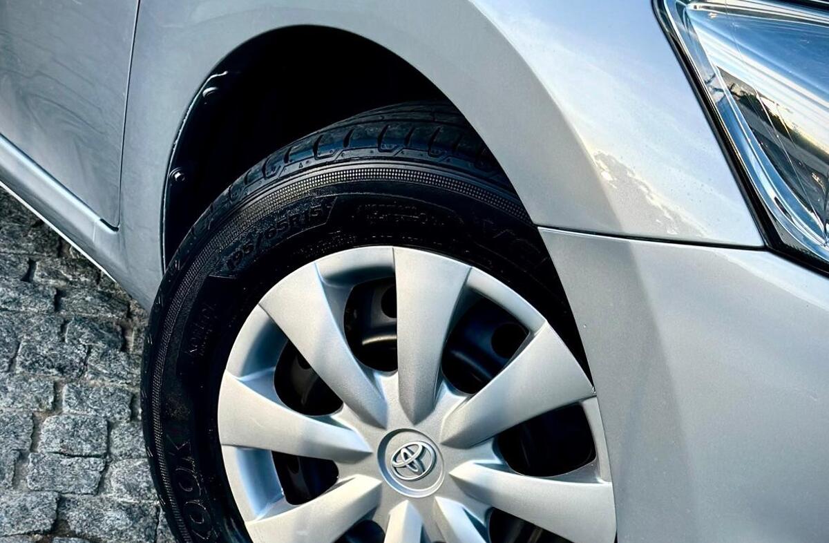 TOYOTA Auris 1.33 VVT-i Active