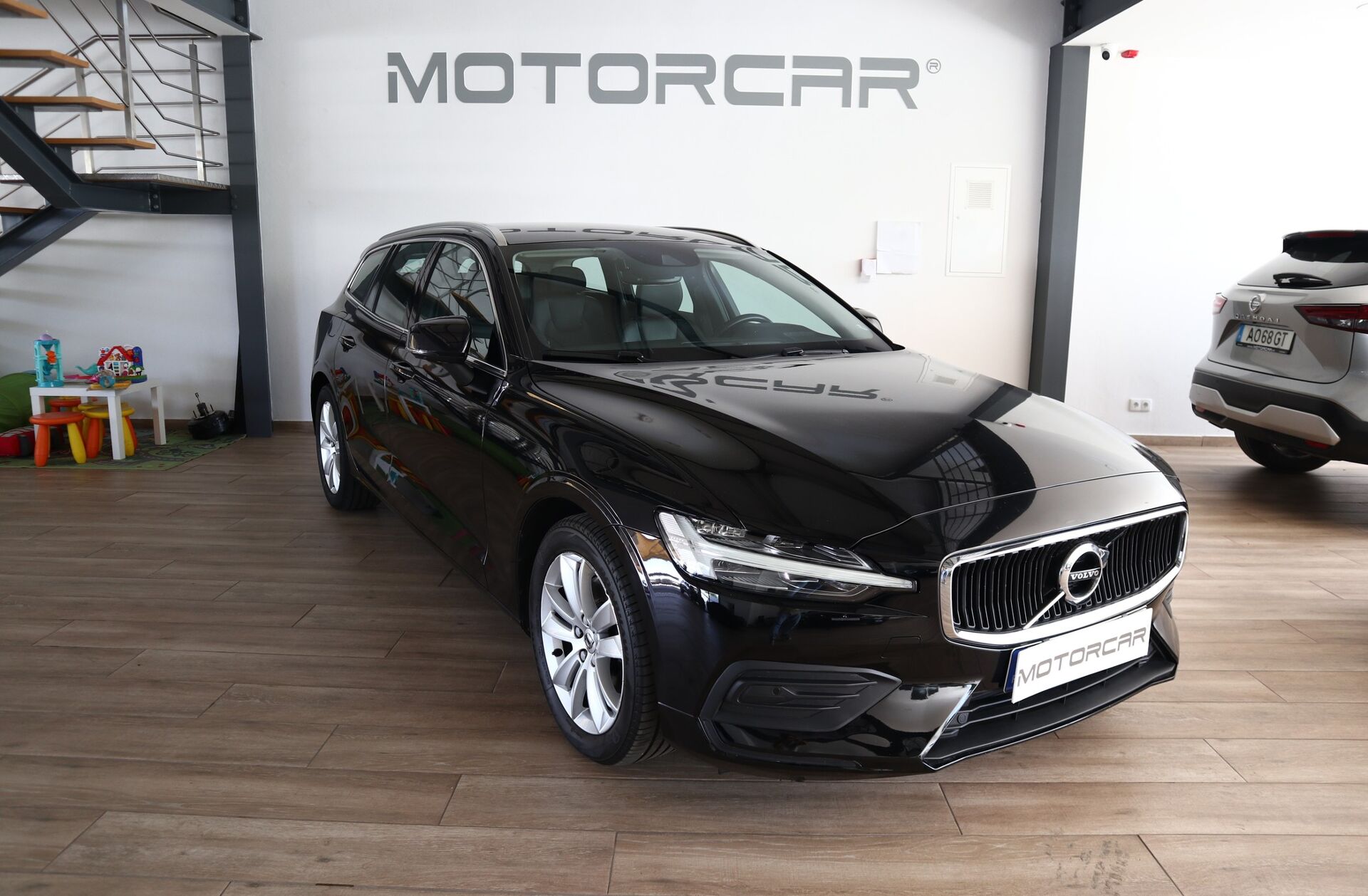 VOLVO V60 2.0 D4 Momentum Geartronic