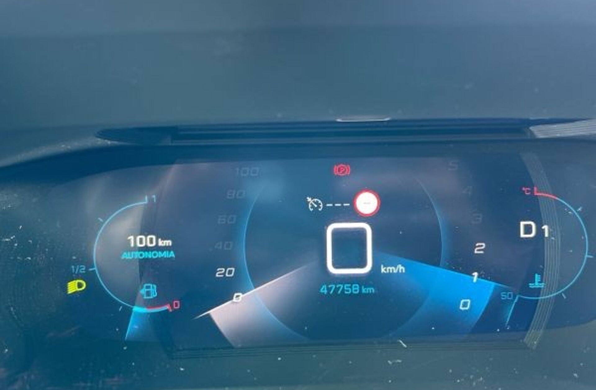 PEUGEOT 2008 1.2 PureTech Allure EAT8