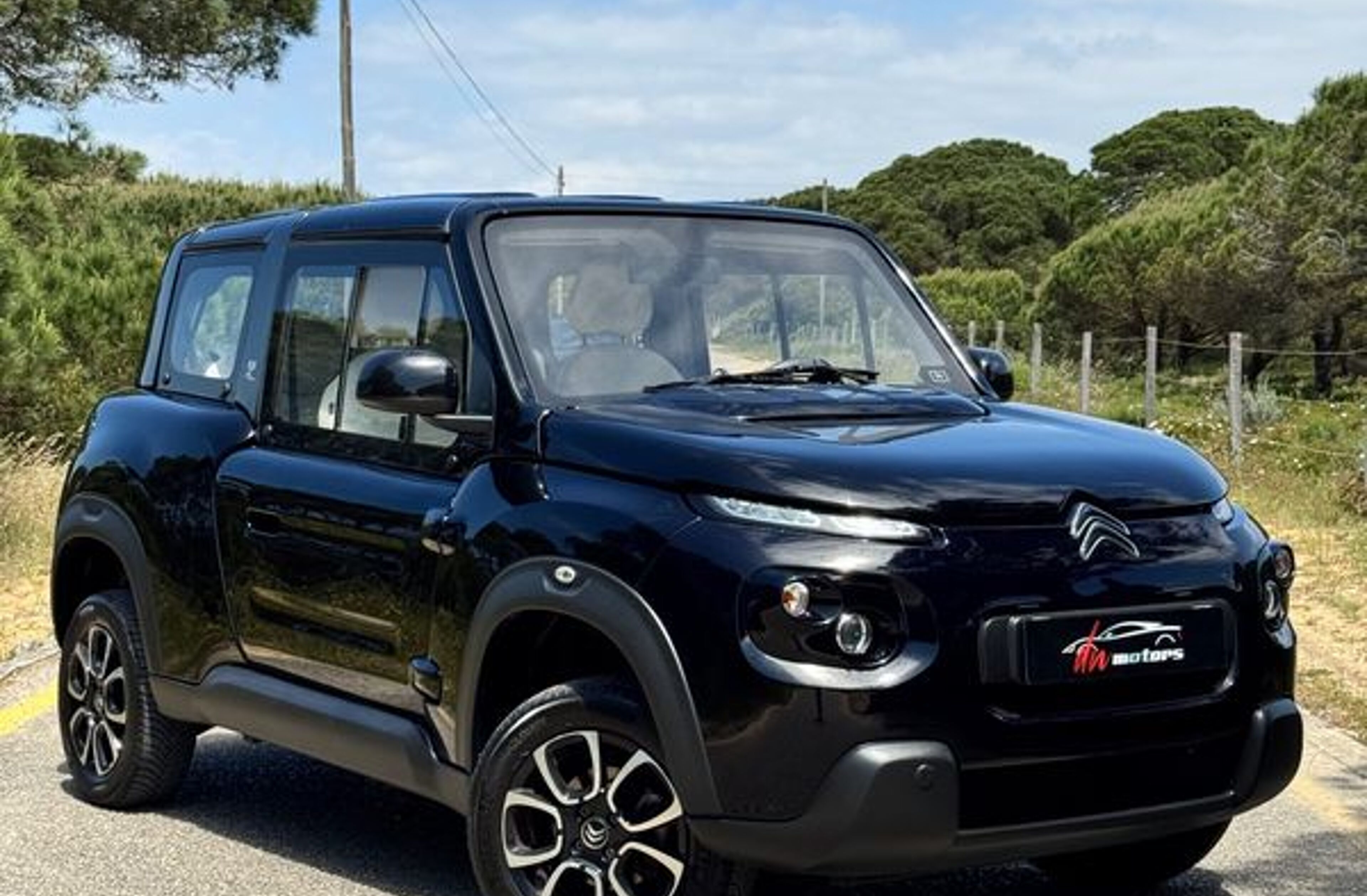 CITROEN E-Mehari Styled by Courreges