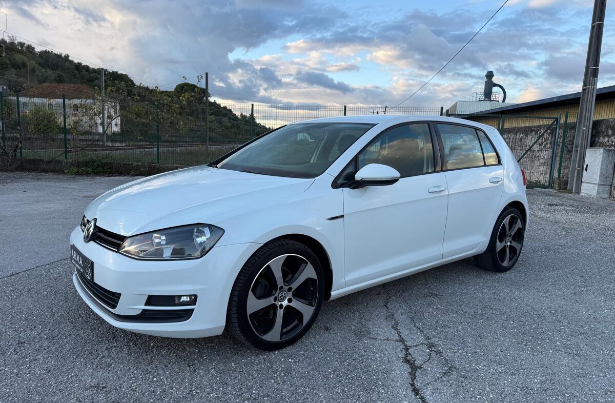 VOLKSWAGEN Golf 1.6 TDi Confortline