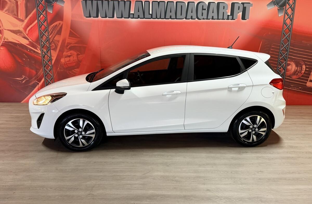 FORD Fiesta 1.1 Ti-VCT Business