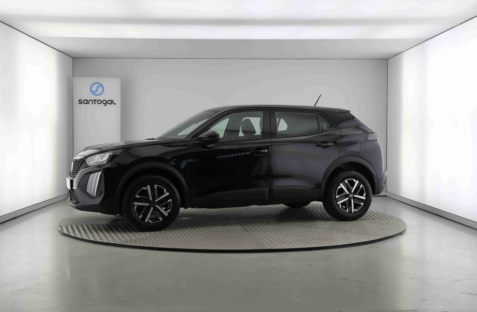 PEUGEOT 2008 1.2 PureTech Style