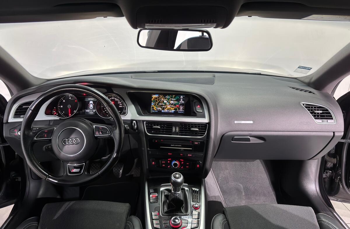 AUDI A5 2.0 TDi S-line