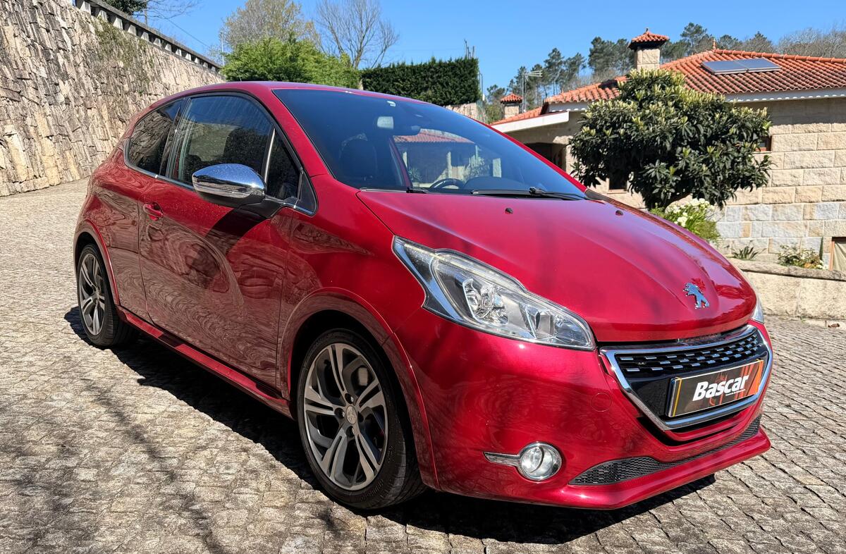PEUGEOT 208 1.6 THP GTi