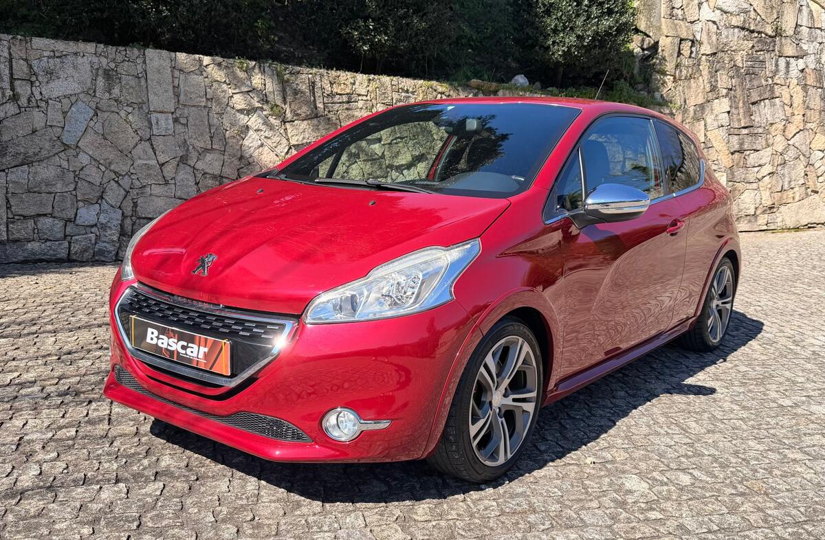 PEUGEOT 208 1.6 THP GTi