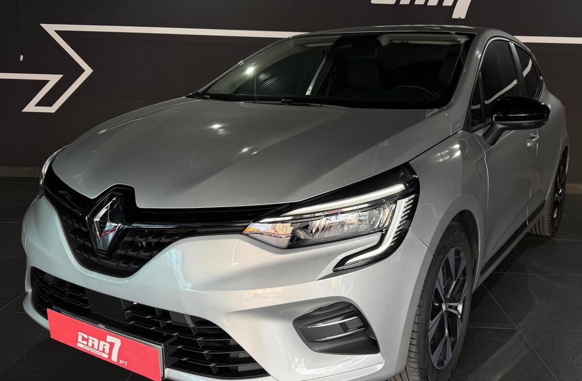 RENAULT Clio 1.0 TCe Techno CVT