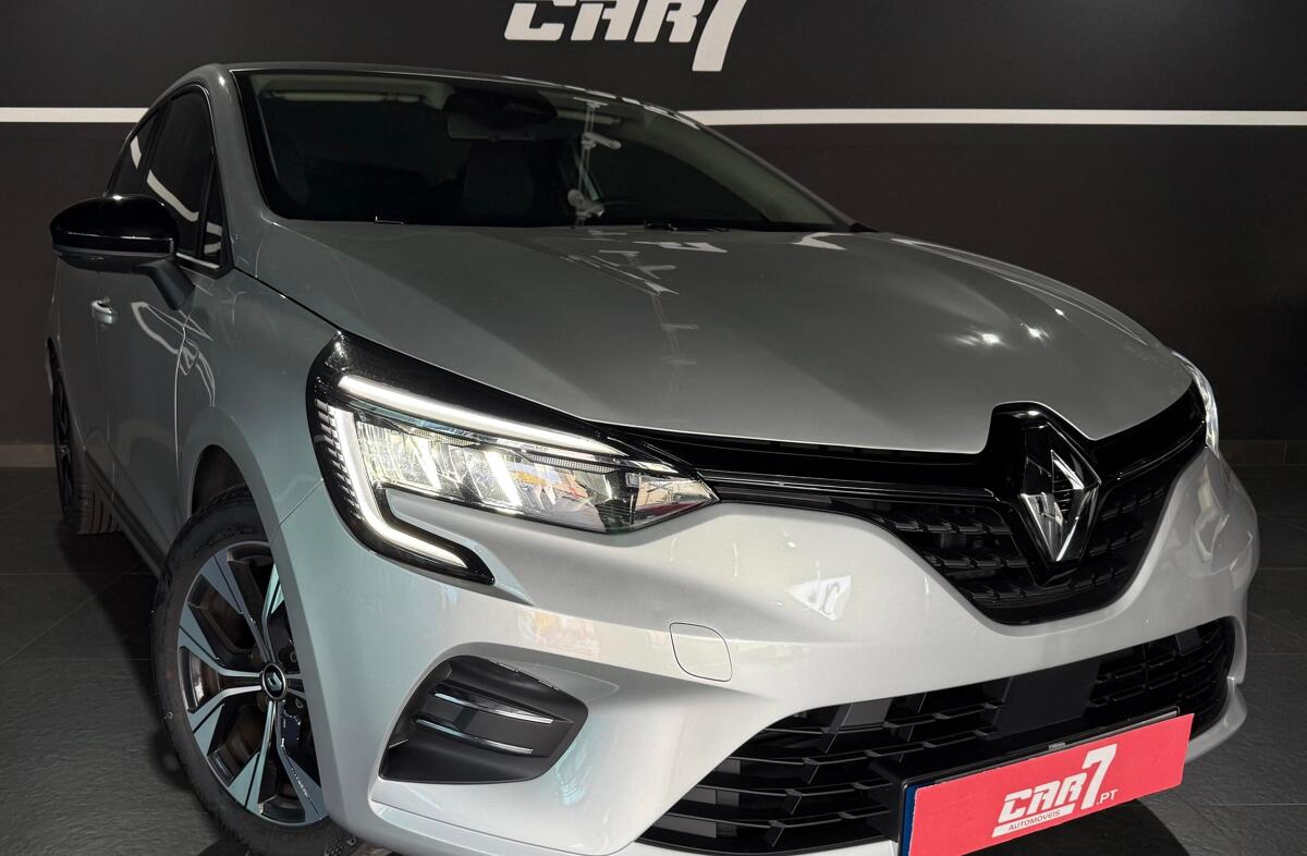 RENAULT Clio 1.0 TCe Techno CVT