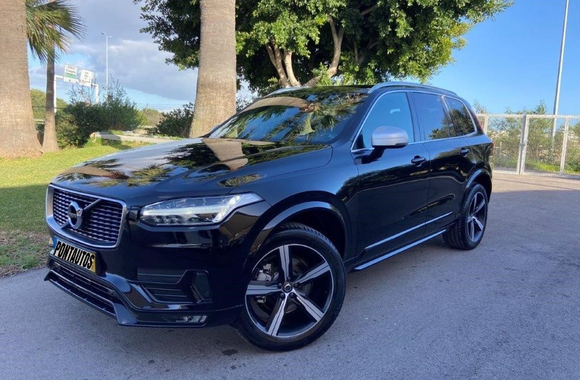 VOLVO XC90 2.0 D4 R-Design