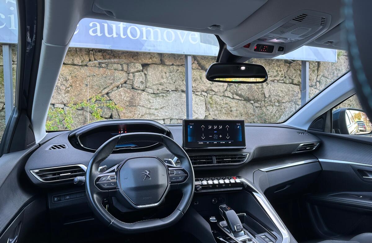 PEUGEOT 5008 1.5 BlueHDi Allure EAT8