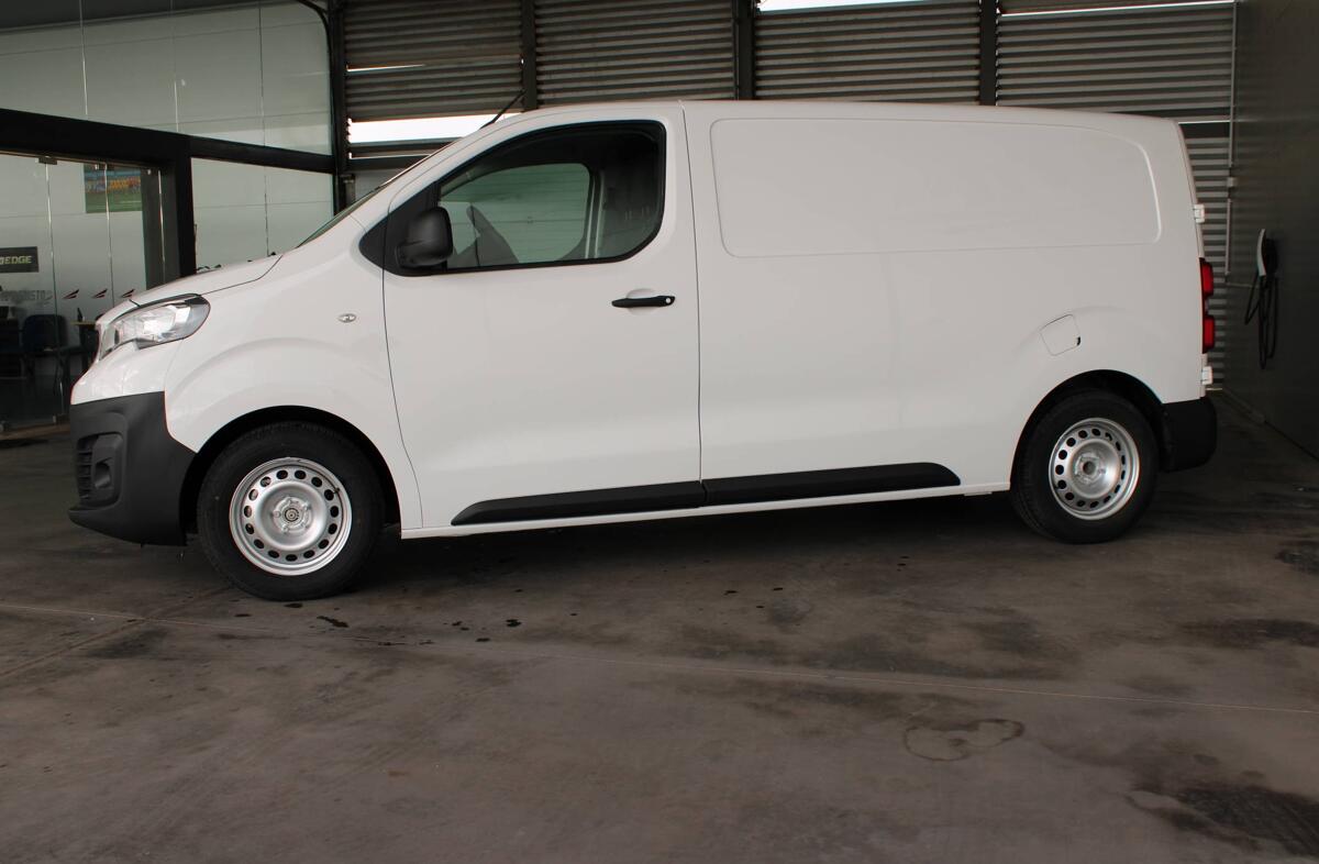 PEUGEOT Expert 1.5 BlueHDi L1H1 Pro Compact