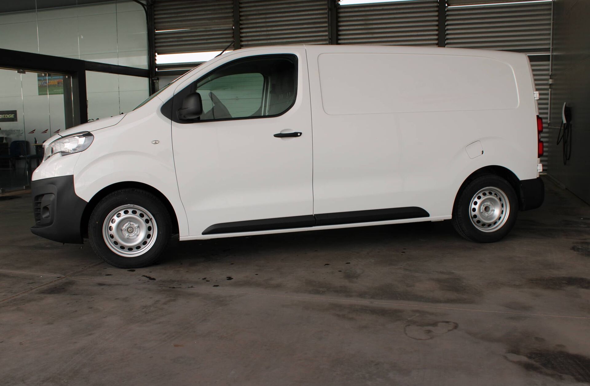 PEUGEOT Expert 1.5 BlueHDi L1H1 Pro Compact