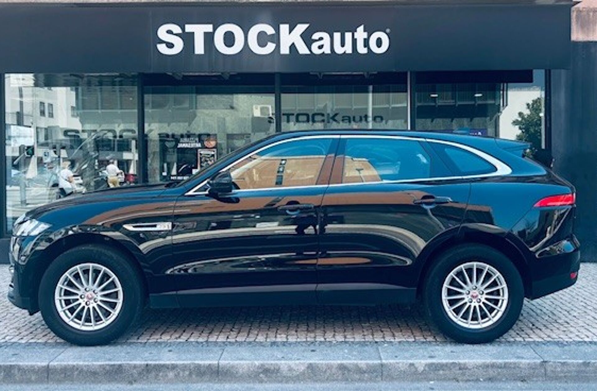 JAGUAR F-Pace 2.0 i4D Pure Aut.