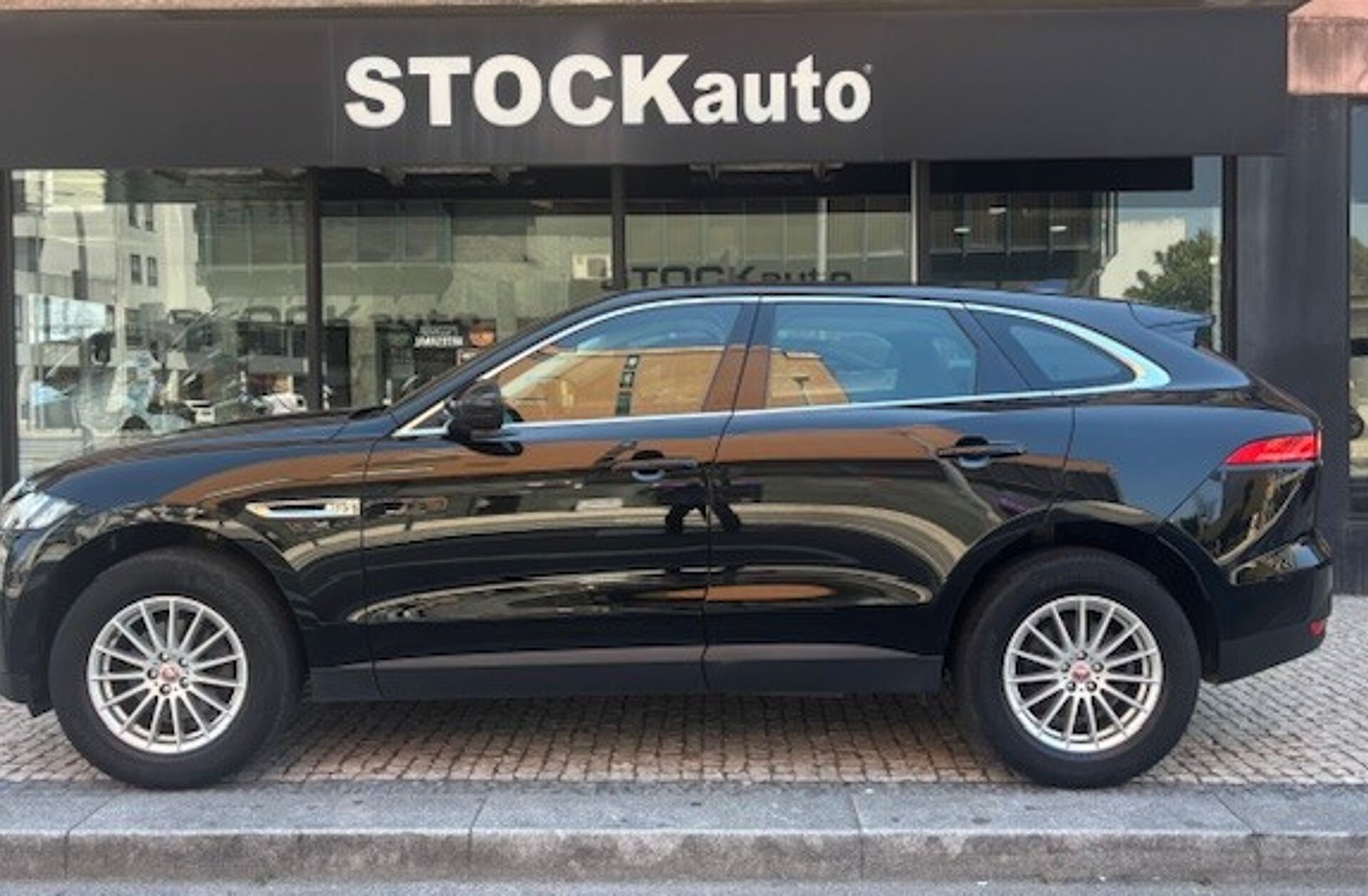 JAGUAR F-Pace 2.0 i4D Pure Aut.