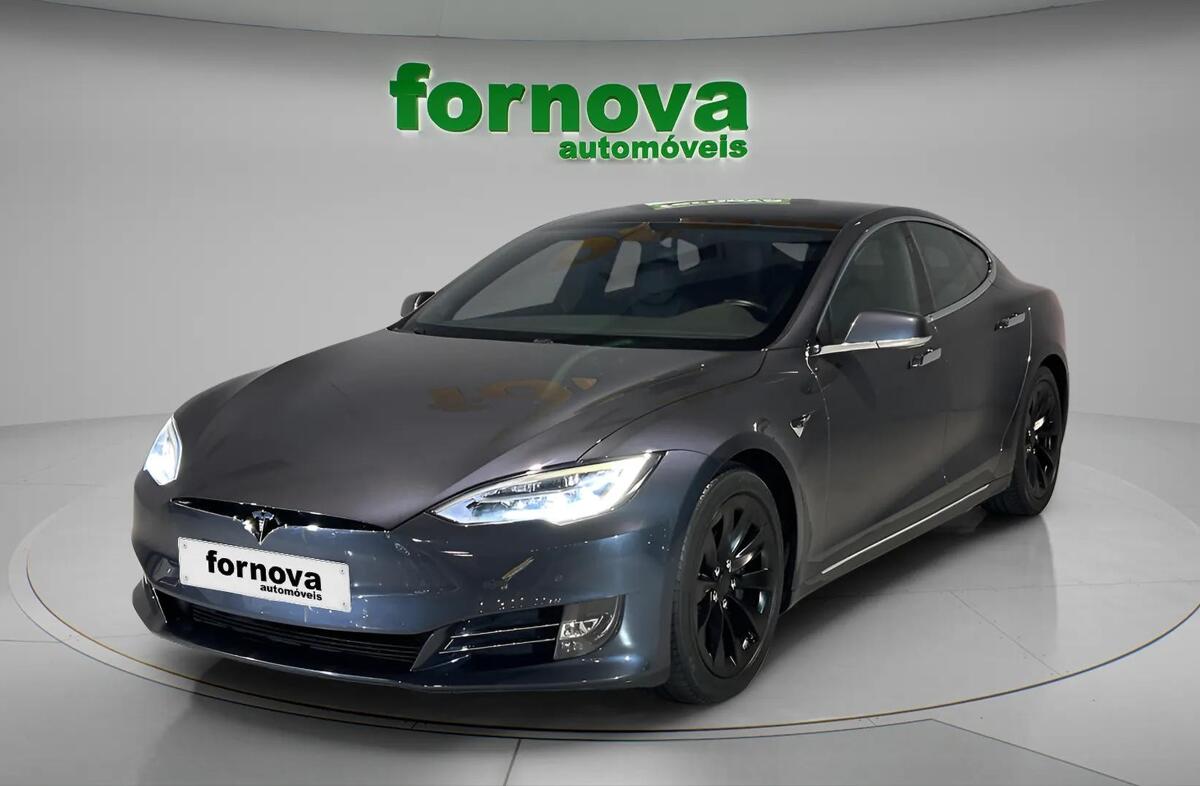 TESLA Model S 75D