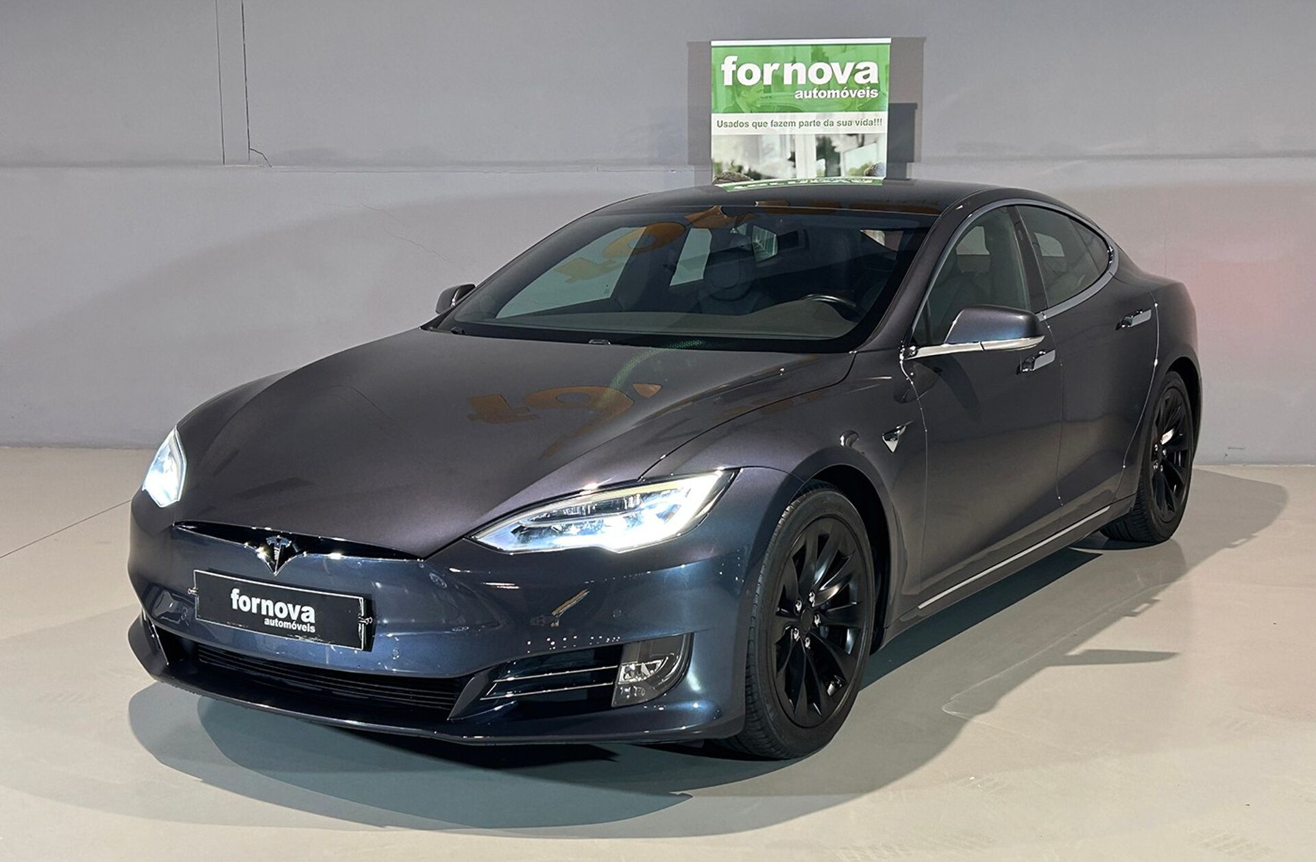 TESLA Model S 75D