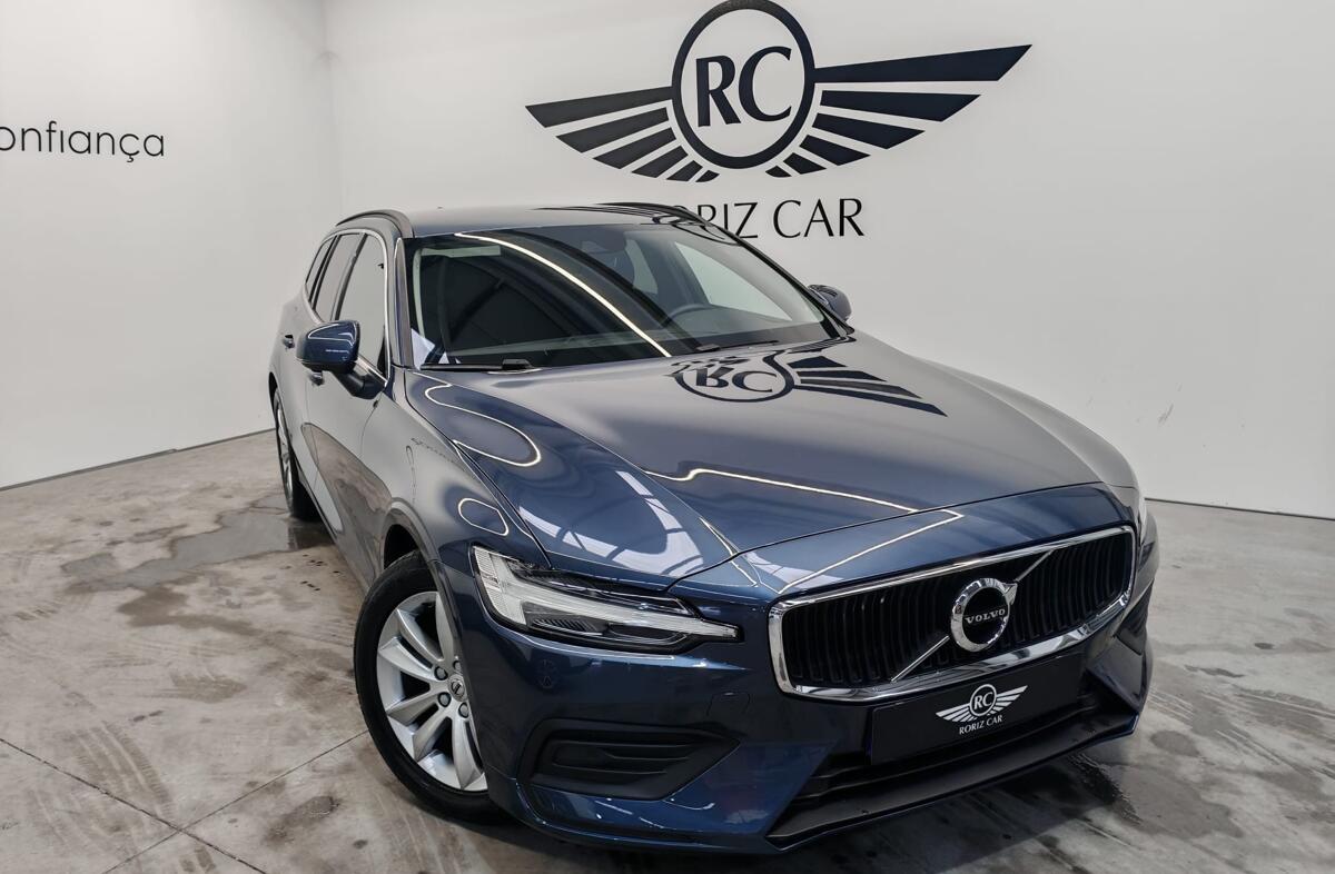 VOLVO V60 2.0 B4 Momentum Geartronic