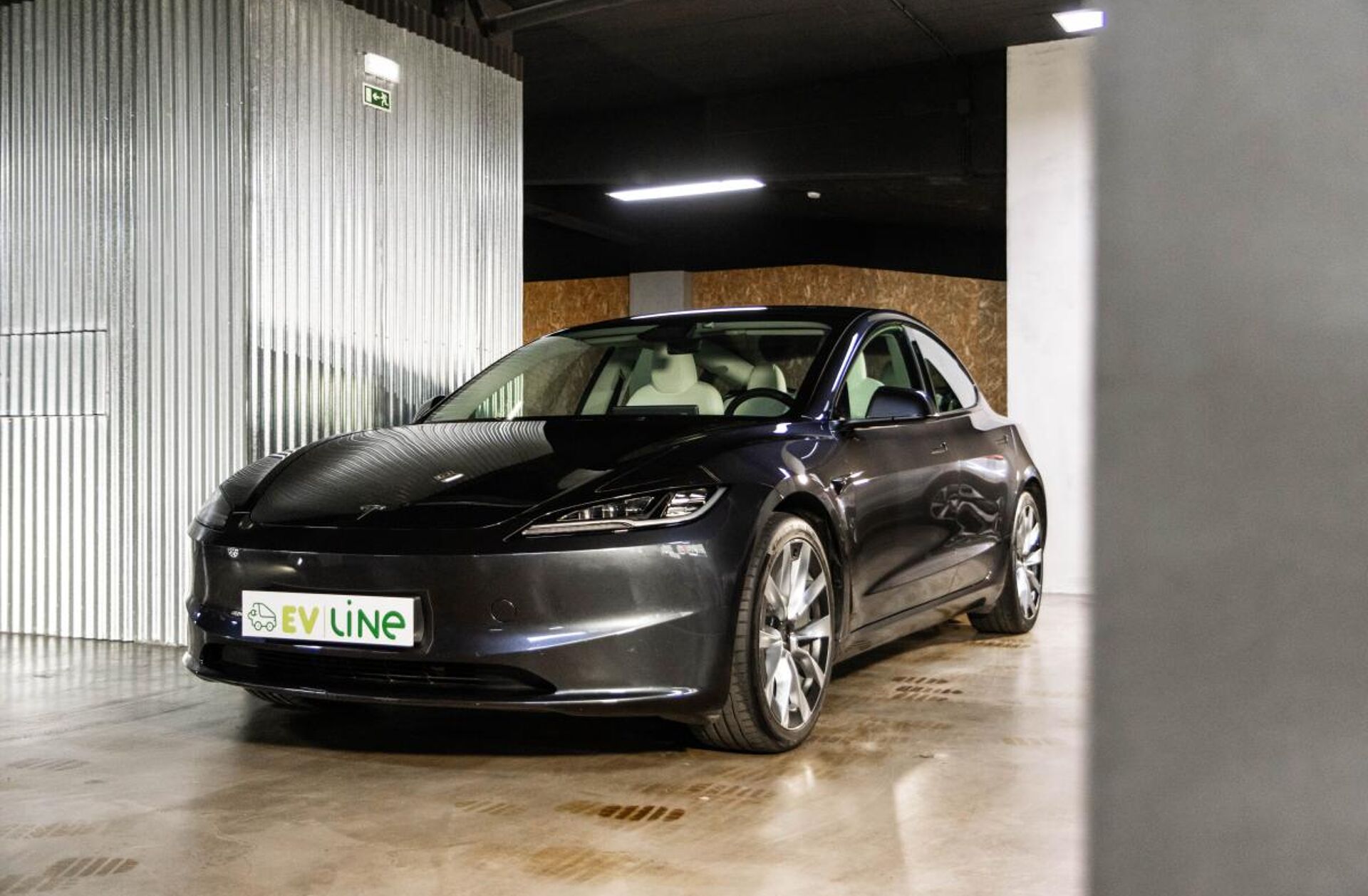 TESLA Model 3 Long Range Tração Integral