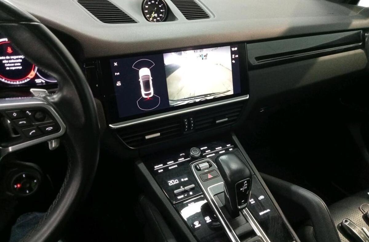 PORSCHE Cayenne E-Hybrid